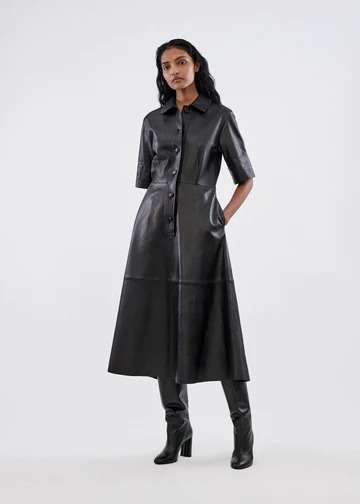 Robe chemise en cuir noir