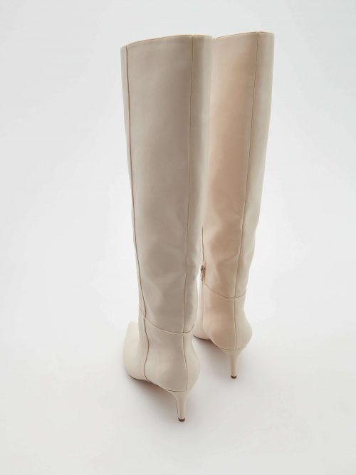 Bottes à talon en cuir bout pointu