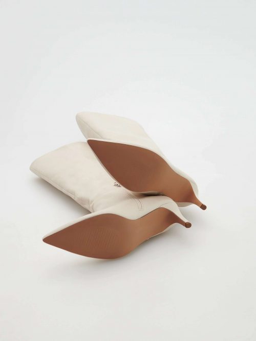 Bottes à talon en cuir bout pointu